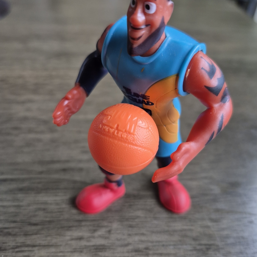 Collectible Lebron James Figurines Lakers Jersey Gold Space Jams Pop Up McDonald - Picture 3 of 14